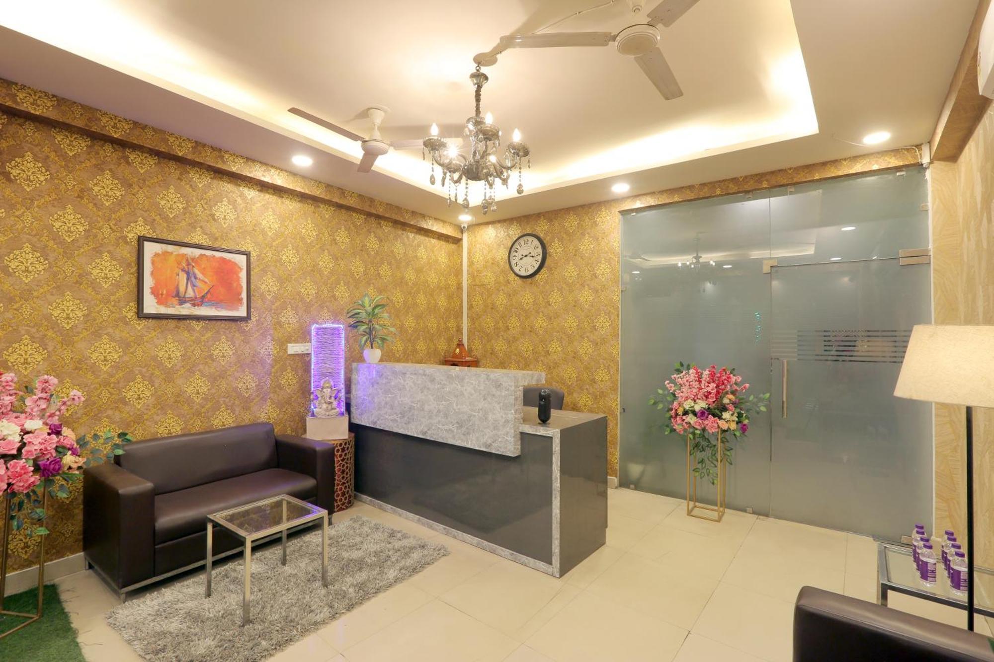 Hotel Lemon Suites & Banquet Noida Sector 62 외부 사진