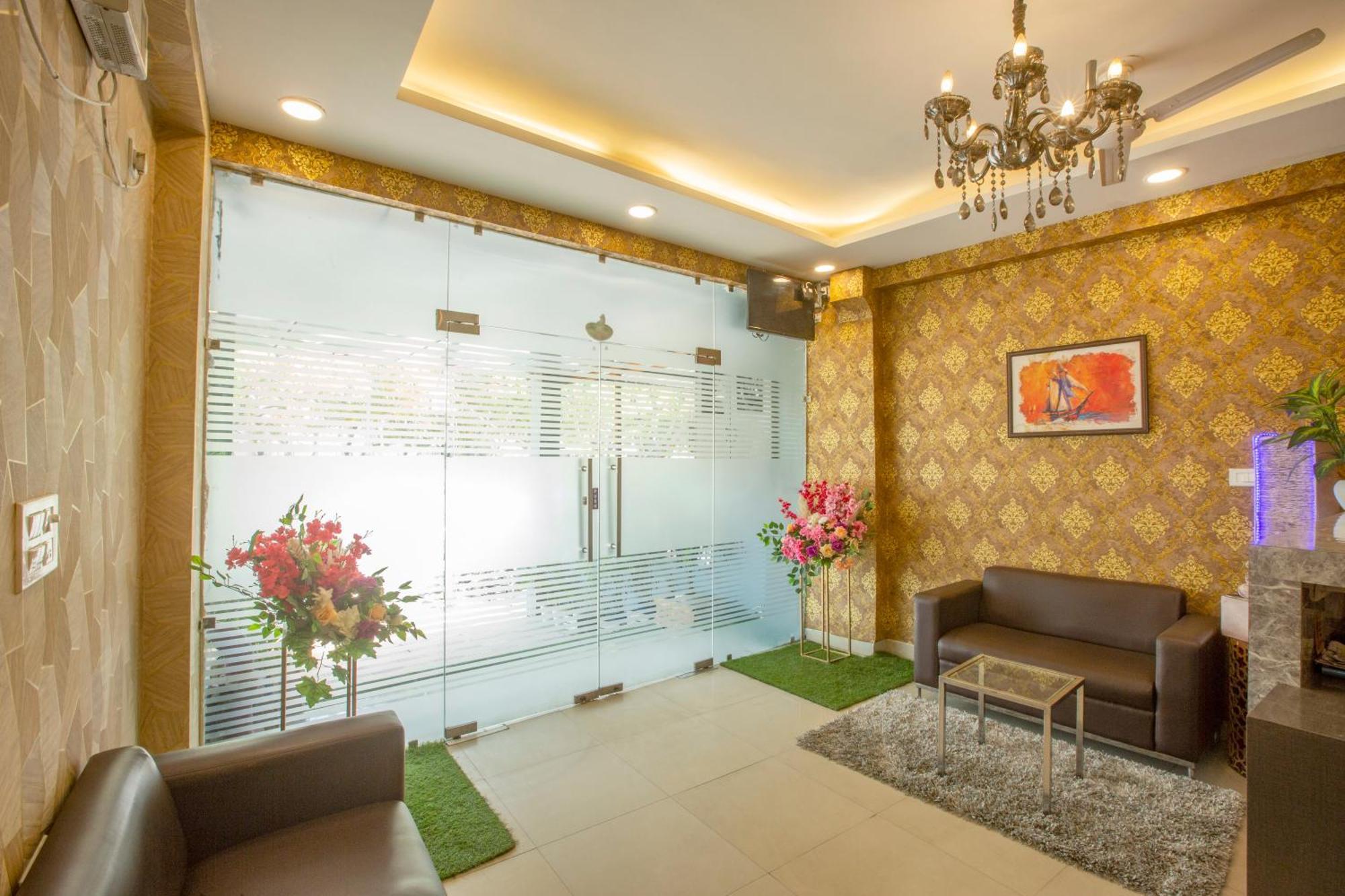 Hotel Lemon Suites & Banquet Noida Sector 62 외부 사진